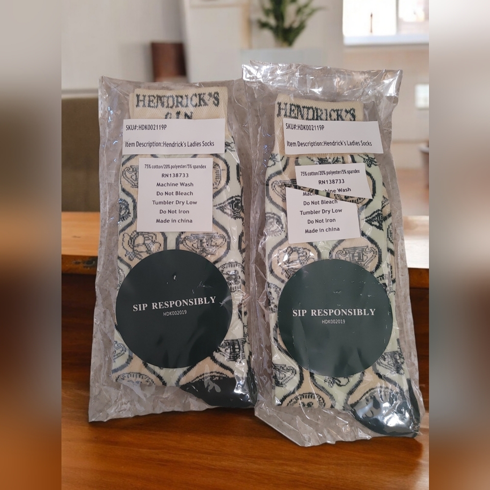 Let of 2 Hendrick's Gin novelty rare sucks ladies